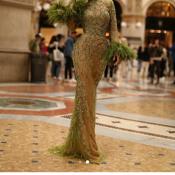 Designer dress Fjolla Nila. Party maxi dress long sleeves. - Picture 4 of 6